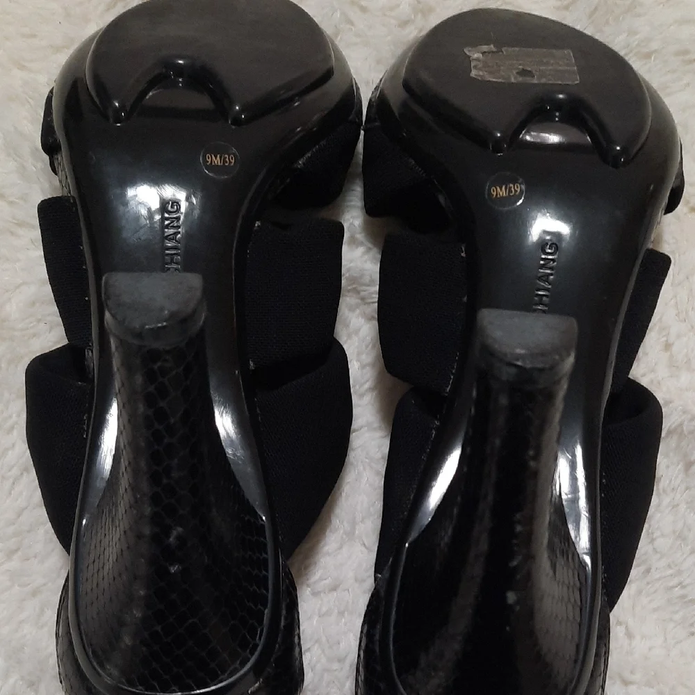 Arturo Chiang Studded Black Heels with Elegant Straps - Picture 9 of 12